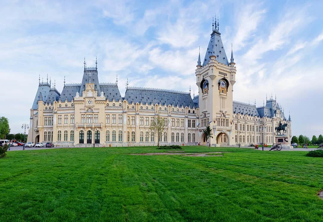 Car rental in Chisinau for a city break in Iași: is the trip worth it?