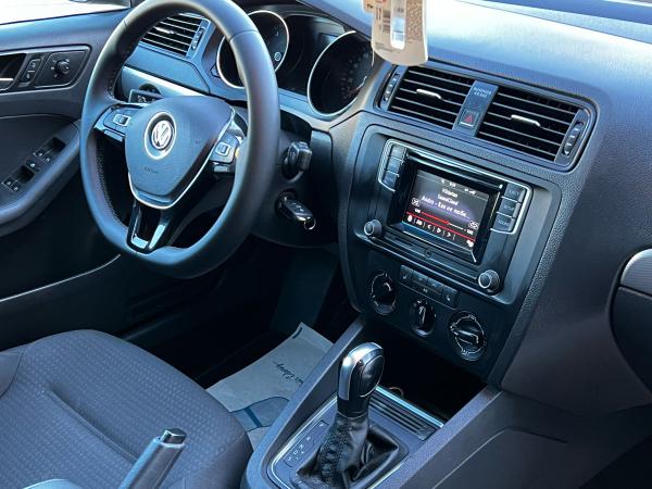 Volkswagen Jetta 