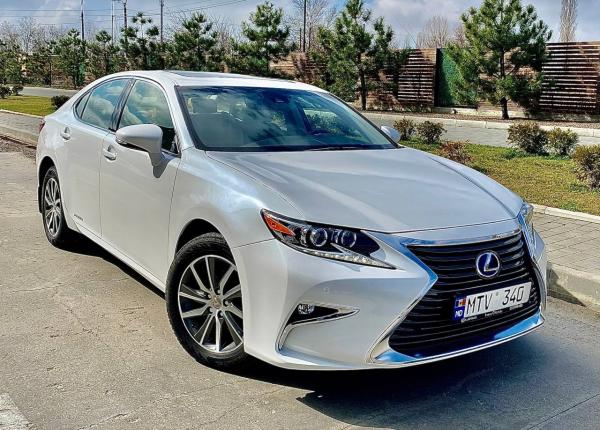 Lexus ES300h