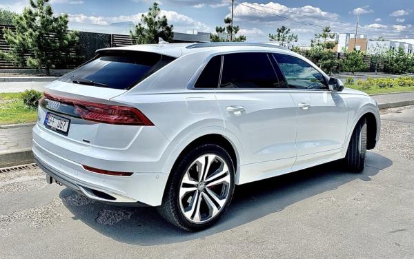 Audi Q 8