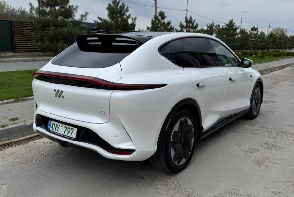 Tesla IM MOTORS